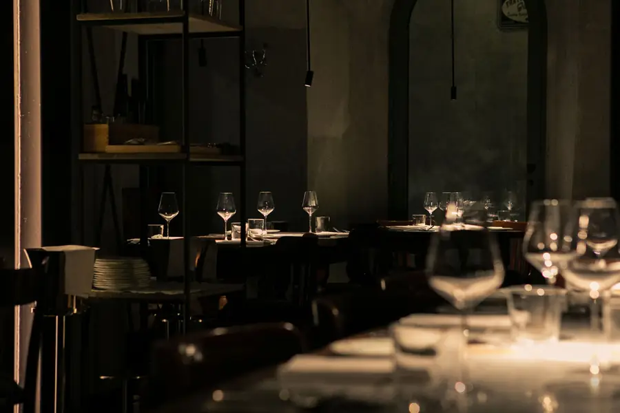 Li Somari — the candlelit dining room